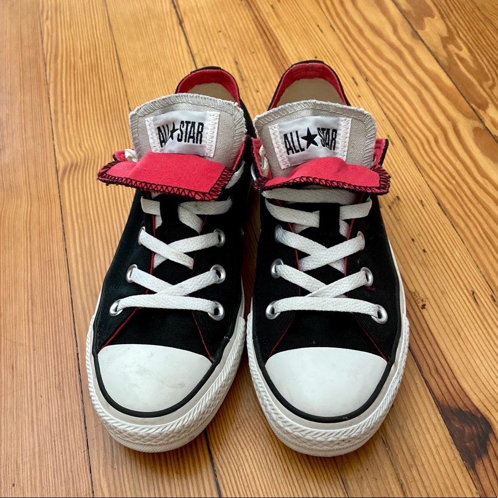 Converse Size Women’s 6 with Lace anchors